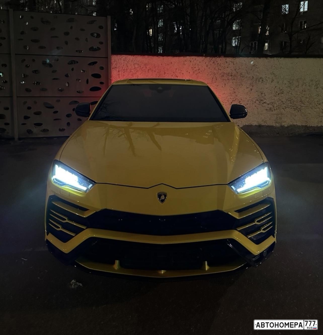 #001